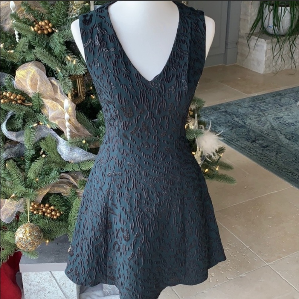 BCBGMAXAZRIA Hannelli Jacquard Green Leopard Fit and Flare Dress V Neck